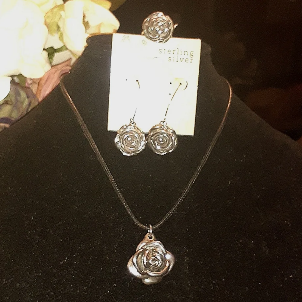 STERLING ROSES NWT SET NWT 925 Earrings Ring Necklaces - Picture 1 of 8